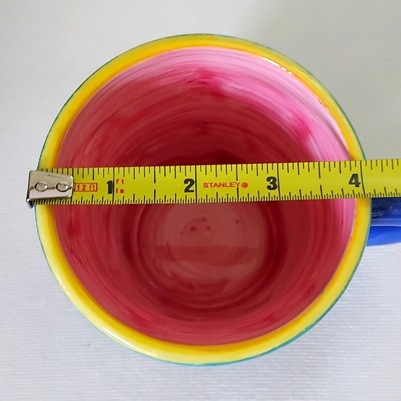 CHICAGO Souvenir Mug Hand-Painted & Embossed Design - Picture 7 of 9